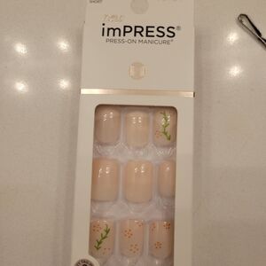 imPRESS Beige Press-On Nails with Floral Accents